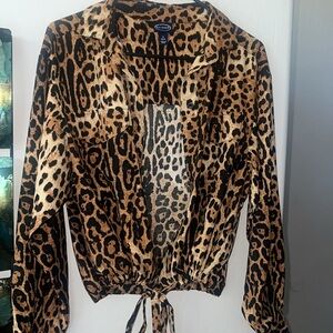 Leopard long sleeve button top 🐆